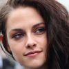 L'actrice Kristen Stewart arrive au défilé Balenciaga à Paris, le 1er mars 2012.