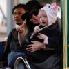Rebecca Gayheart et sa fille Billie Beatrice, à Los Angeles le 2 mars 2012.