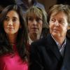 Nancy Shevell et Paul McCartney au défilé de Stella McCartney à Paris, le 5 mars 2012.