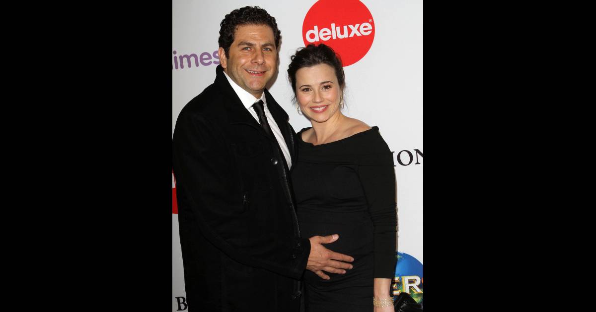 Son Compagnon Linda Lorin Et Son Mari Linda Cardellini et son compagnon Steven Rodrigues en décembre 2011 à