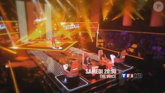 Une jeune femme reprend Fire to the Rain dans la bande-annonce de The Voice, samedi 10 mars 2012 sur TF1