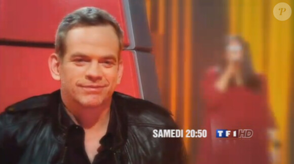 Garou s'apprête à se retourner dans la bande-annonce de The Voice, samedi 10 mars 2012 sur TF1