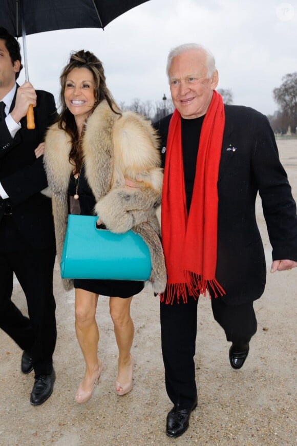 Buzz Aldrin au défilé Elie Saab à Paris le 7 mars 2012