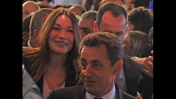 Carla Bruni au meeting de Nicolas Sarkozy : ''C'est très enthousiasmant !''