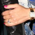 La bague de fiançailles d'Amber Rose à la sortie d'un concert des Guns N' Roses à Los Angeles le 12 mars 2012