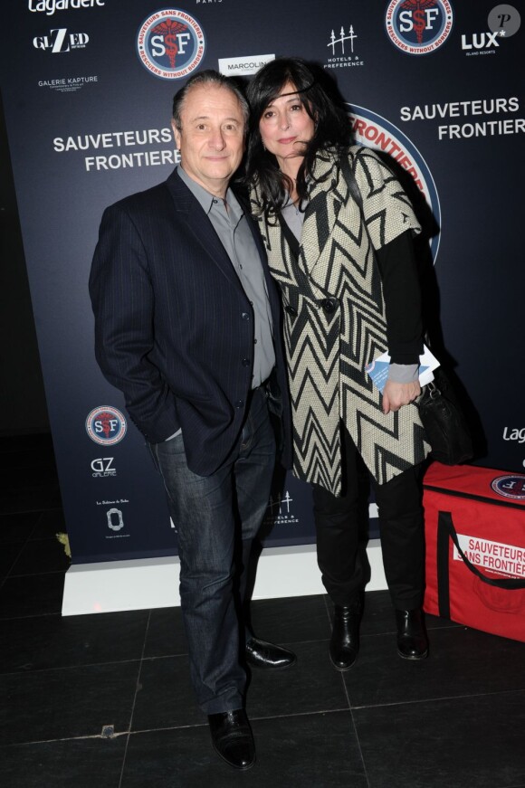 Patrick Braoudé et sa femme lors du dîner de gala pour l'association SSF sauveteurs sans frontières, au 1515, le 12 mars 2012