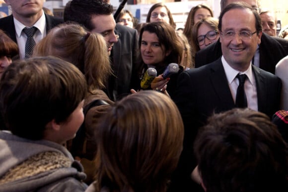 François Hollande le 18 mars 2012 au Salon du Livre à Paris