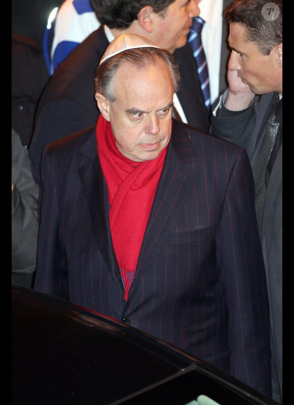 Frédéric Mitterrand le 19 mars 2012 à la synagogue Nazareth de Paris lors d'un hommage rendu aux victimes de la tuerie de Toulouse