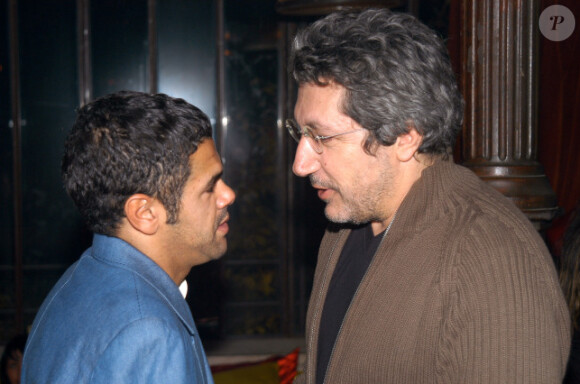 Jamel Debbouze et Alain Chabat en novembre 2003 à Paris