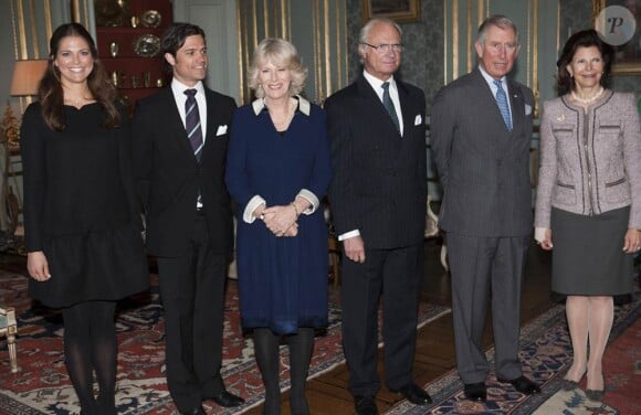 La princesse Madeleine de Suède, le prince Carl Philip de Suède, la duchesse de Cornouailles Camilla Parker Bowles, le roi Carl XVI Gustaf de Suède, le prince Charles de Galles, la reine Silvia de Suède pour un déjeuner officiel à Drotnningholm, Stockholm, le 23 mars 2012.