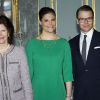 La princesse Victoria de Suède, au côté de  son mari le prince Daniel, a fait sa première apparition officielle  depuis son accouchement le 23 février pour le déjeuner donné en l'honneur du prince  Charles et de la duchesse Camilla, au palais Drottningholm, à Stockholm,  le 23 mars 2012.