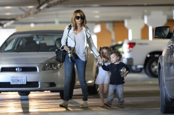 Nicole Richie et ses deux enfants après le cours de danse de l'aînée, Harlow. Los Angeles, le 24 mars 2012.
