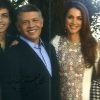 La reine Rania de Jordanie avec son mari le roi Abdullah II et leurs quatre enfants pour les voeux 2012