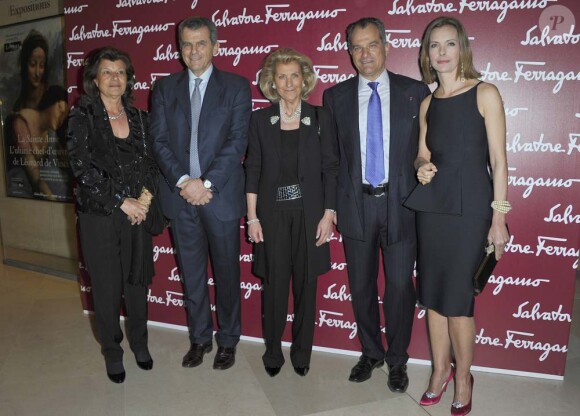 Fulvia Visconti, Ferrucio Ferragamo, Giovana Getile, Leonardo Ferragamo et Carole Bouquet au vernissage de l'exposition La Sainte Anne, l'ultime chef-d'oeuvre de Léonard de Vinci, au Louvre, le 27 mars 2012.
