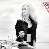 Claudia Schiffer sur la campagne anniversaire de la maison Guess