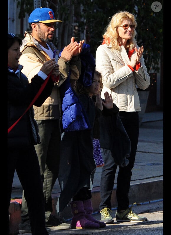 Laura Dern et Ben Harper ont-ils décidé de se réconcilier ? Ici, lors d'une balade en famille à Los Angeles. Mars 2012