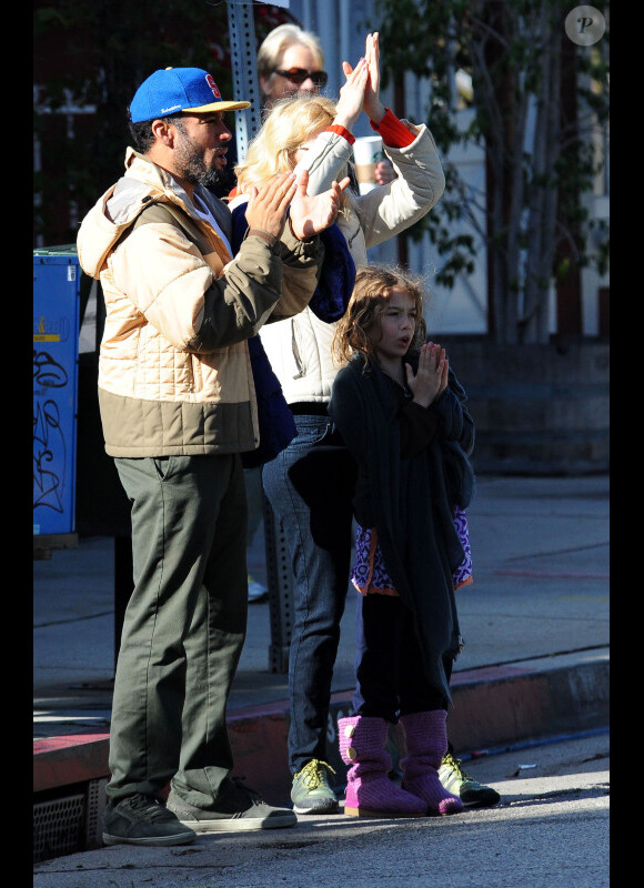 Laura Dern et Ben Harper sont inséparables ! Ici, lors d'une balade en famille à Los Angeles. Mars 2012