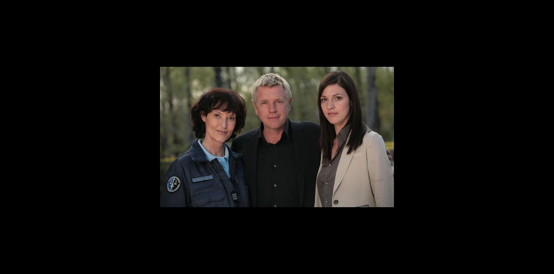 Section de recherches : Des love stories au coeur de la 6e saison - Purepeople