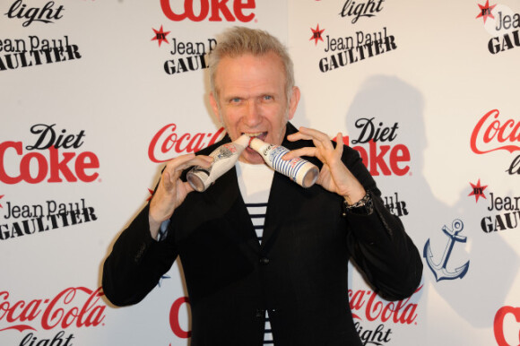 Jean-Paul Gaultier lors du lancement au Trianon le 12 avril 2012 de la collection designée par le créateur de la bouteille Coca-Cola Light