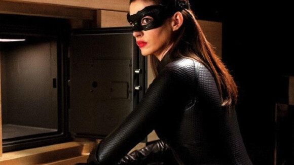The Dark Knight Rises : Anne Hathaway serait-elle trop sexy en Catwoman ?
