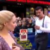 Elena Roger et Ricky Martin reprennent leurs rôles respectifs dans la comédie musicale Evita pour l'émission Good Morning America à New York le 12 avril 2012