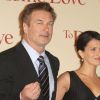 Alec Baldwin et sa fiancée Hilaria Thomas assistent à l'avant-première du film To Rome With Love à Rome, le 13 avril 2012.