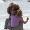 Halle Berry et sa fille Nahla, sur une plage de Malibu, le samedi 21 avril 2012.