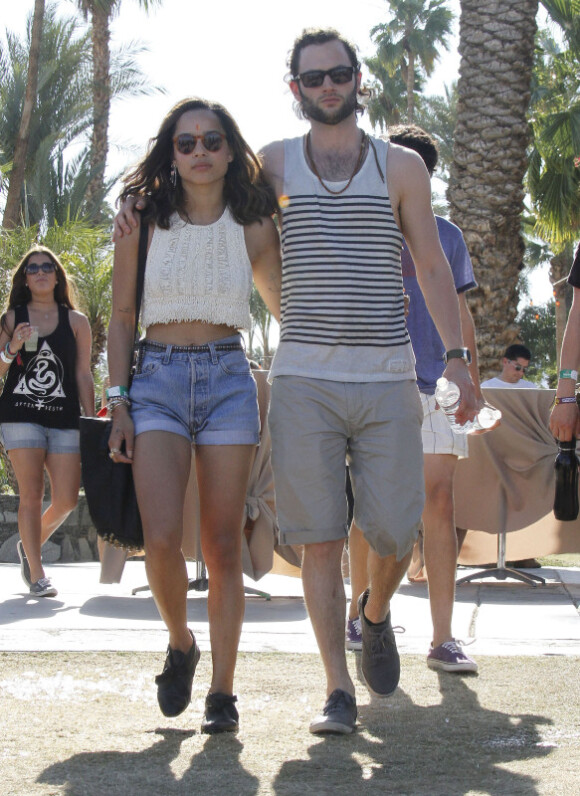 Penn Badgley et sa petite amie Zoë Kravitz : plus amoureux que jamais au Festival de Coachella à Indio le 22 avril 2012