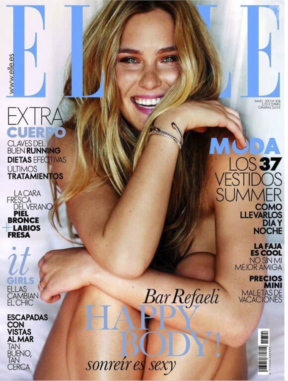 Bar Refaeli souriante et nue en couverture du Elle espagnol de mai 2012.