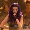 Katy Perry sur le plateau d'American Idol pour interpréter son single Part Of Me, le 26 avril 2012.