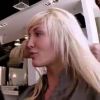 Marie chez le coiffeur dans les Anges de la télé-réalité 4, vendredi 27 avril 2012, sur NRJ 12