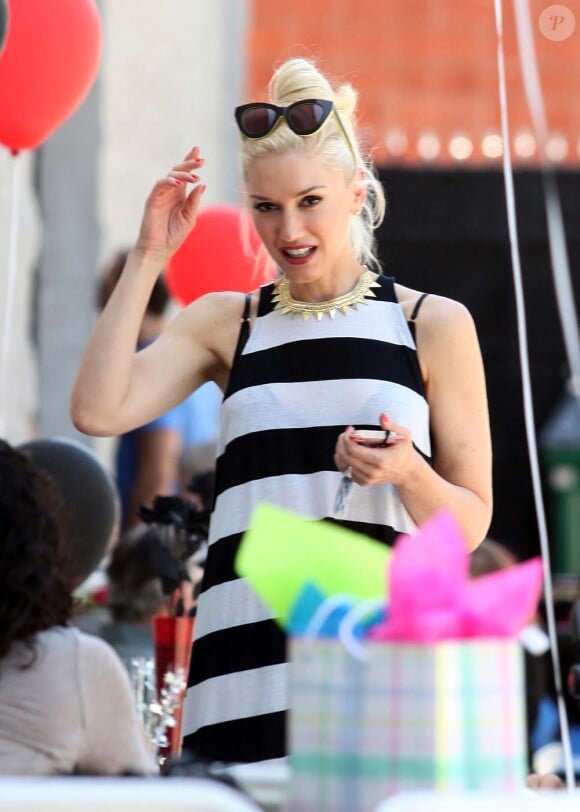 Gwen Stefani et ses garçons à Los Angeles, le 28 avril 2012.