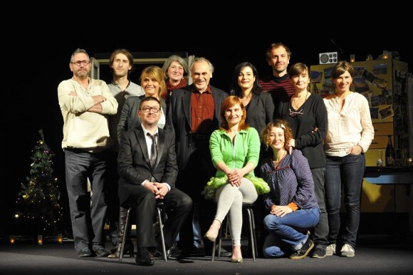 Juliette Galoisy et Eric Guého, entourés de leur équipe, jouent Meilleurs Voeux, au Théâtre Tristan Bernard. 16 avril 2012