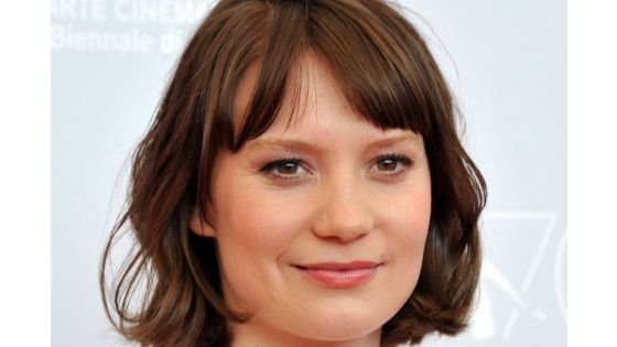 Mia Wasikowska - Purepeople