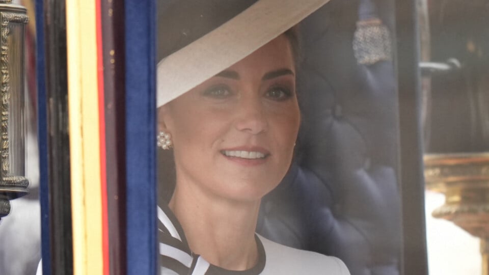 PHOTOS Kate Middleton sublime pour son retour : vêtue de blanc, la princesse souriante auprès de ses enfants