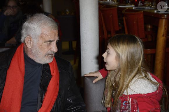 Exclusif - Jean-Paul Belmondo, avec sa fille Stella, a dejeune avec Marcel Campion a La chope des puces a Saint-Ouen. Le 19 janvier 2014