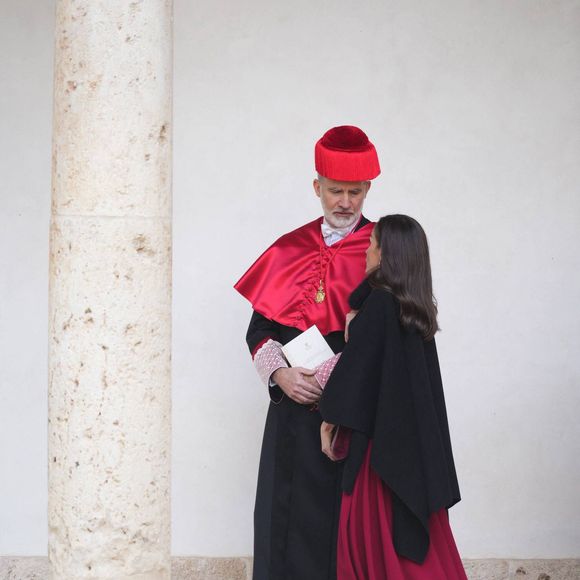 Le roi Felipe VI et la reine Letizia d'Espagne lors de la cérémonie d'investiture du roi Felipe VI en tant que docteur honoris causa (diplôme honorifique) par l'Université d'Alcala à Alcala de Henares, Espagne, le 27 février 2025. © David/Cordon Presss/Bestimage