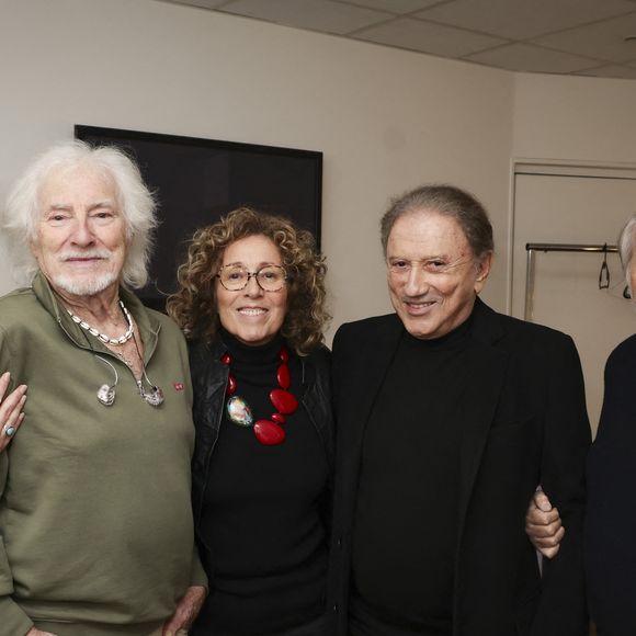 Exclusif - Hugues Aufray, sa femme Murielle, Mireille Dumas, Michel Drucker, Jean-Jacques Debout en backstage du concert de Hugues Aufray au Le Dôme de Paris - Palais des Sports le 9 novembre 2025.

© Jack Tribeca / Bestimage