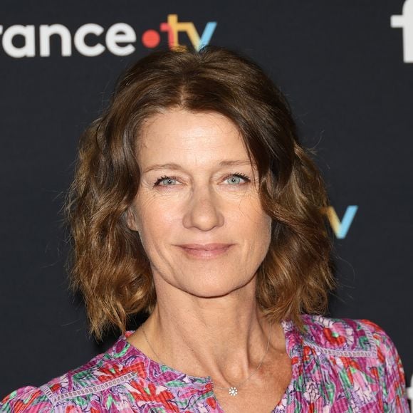 Carole Gaessler au photocall pour la conférence de presse de rentrée de France TV à la Grande Halle de la Villette à Paris, France, le 11 juillet 2023. © Coadic Guirec/Bestimage