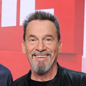 Florent Pagny peut compter sur le soutien de ses proches.

 Enregistrement de l'émission Vivement dimanche au studio Gabriel à Paris.
© Guillaume Gaffiot / Bestimage