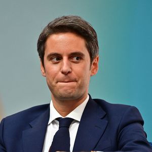 Gabriel Attal (secrétaire général du parti Renaissance) - Réunion du parti "Renaissance"à la Cité du Cinéma à Saint-Denis le 6 avril 2025. © Christian Liewing/Bestimage