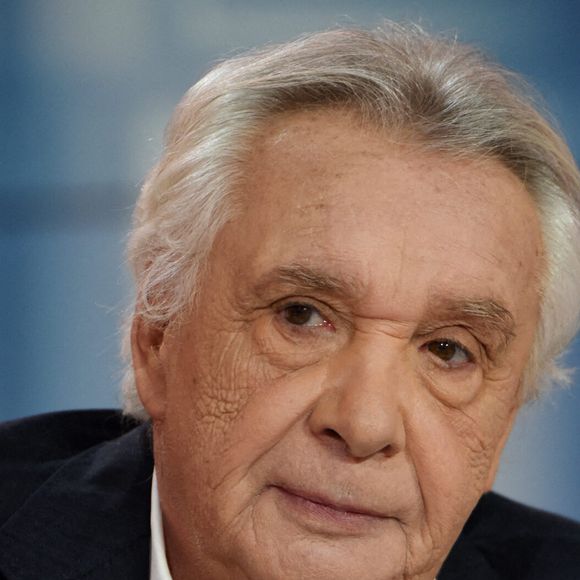 Michel Sardou est interwievé par Apolline de Malherbe sur BFMTV à Paris, France, le 27 octobre 2019. Photo par Alain Apaydin/ABACAPRESS.COM