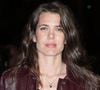 Sur place, Carole Bouquet a croisé Charlotte Casiraghi, l’ex-épouse de son fils Dimitri Rassam.

Charlotte Casiraghi - Célébrités au Défilé Chanel, Collections Prêt-à-porter Printemps / Eté 2026, dans le cadre de la Fashion Week de Paris. Au Grand Palais à Paris, France, le 06 Octobre 2025. 

© Bertrand Rindoff / Bestimage