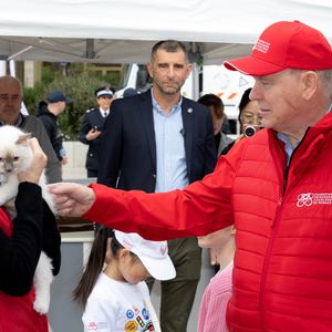 Ensemble, le prince Albert II de Monaco et la princesse Charlène ont aussi chevauché leur vélo.

Le prince Albert II de Monaco et la princesse Charlène ont participé au " Road Safety Day ", organisée par la Fondation Princesse Charlène, Monaco, 29 mars 2026.