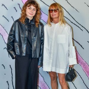 Aujourd'hui Mitty compte se lancer dans la musique. Une passion qu'elle partage sur ses réseaux sociaux. 

Mitty Hazanavicius et Axelle Laffont au défilé Shiatzy Chen à Paris le 02 octobre 2023 © Shootpix/ABACAPRESS.COM