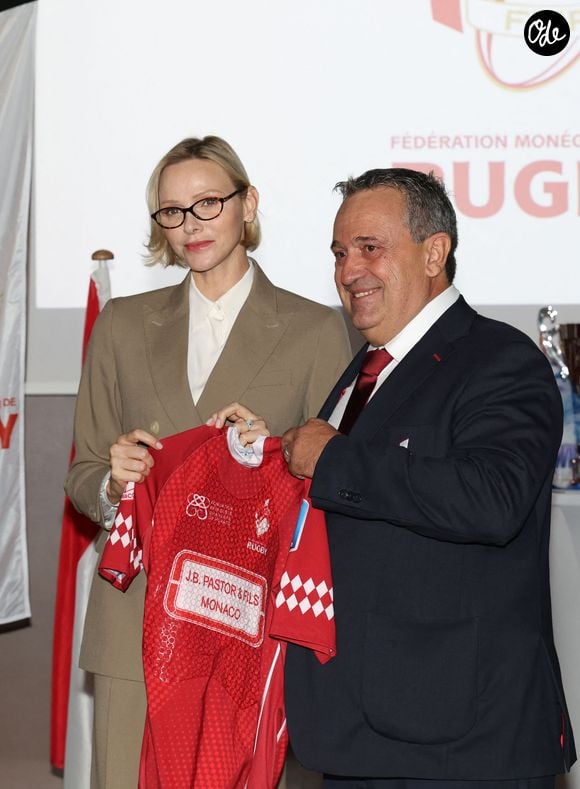 Elle a annoncé aux joueurs leur qualification pour les Jeux Européens.

La princesse Charlène de Monaco assiste à la présentation de la saison 2026-2027 et des grandes échéances futures de la Fédération Monégasque de Rugby au Monte Carlo Bay, à Monaco, le 7 octobre 2026. © Claudia Albuquerque / Bestimage