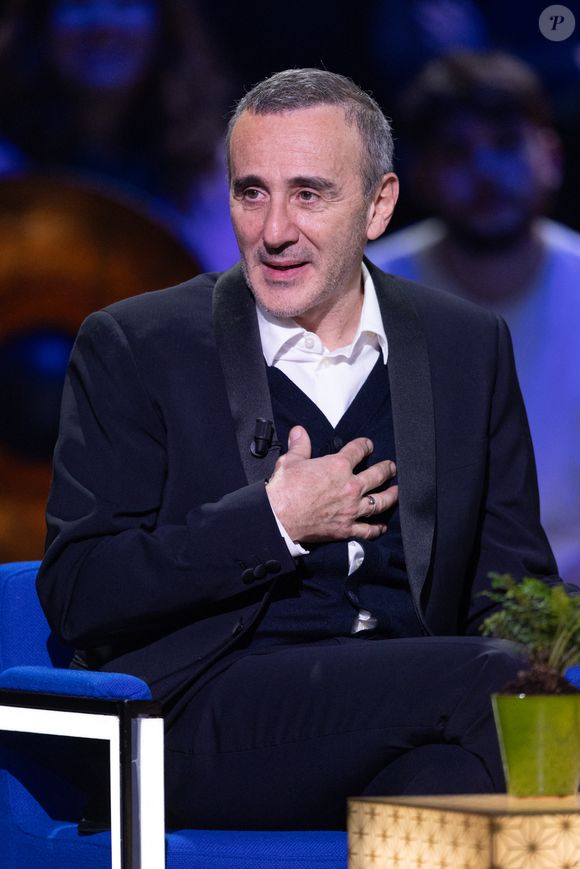 Elie Semoun lors de l'enregistrement de l'émission "La Boîte à secrets", présentée par F.Bollaert et diffusée le 23 janvier sur France 3, dans les studios du Lendit à Saint-Denis, France, le 16 décembre 2025. © Cyril Moreau/Bestimage