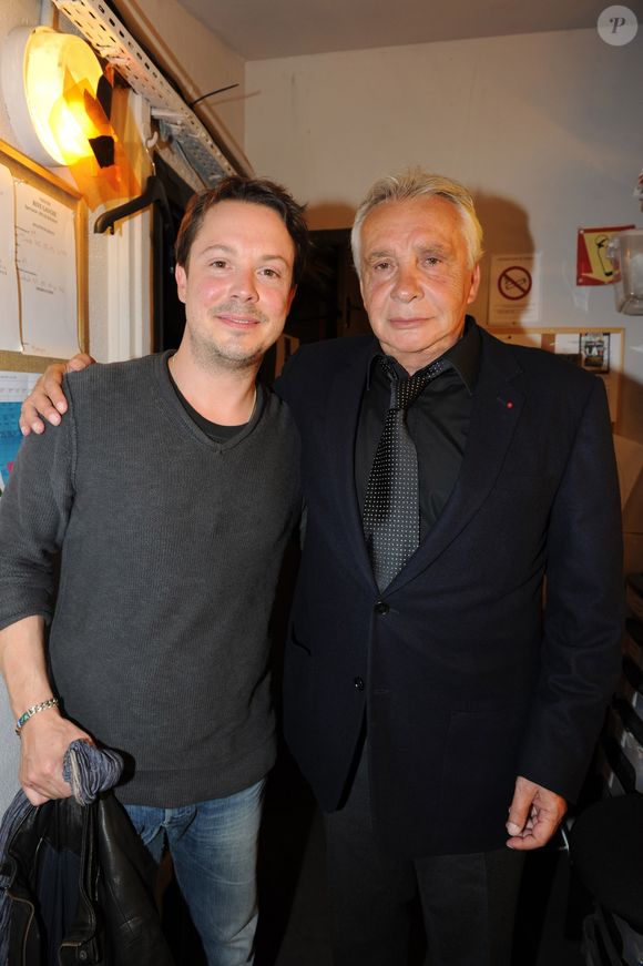 Davy Sardou, Michel Sardou - Davy Sardou et Francis Huster sur scene dans la piece "L'affrontement" de Bill C. Davis et mise en scene par Steve Suissa au theatre Rive Gauche a Paris le 29 mai 2013. AGENCE / BESTIMAGE