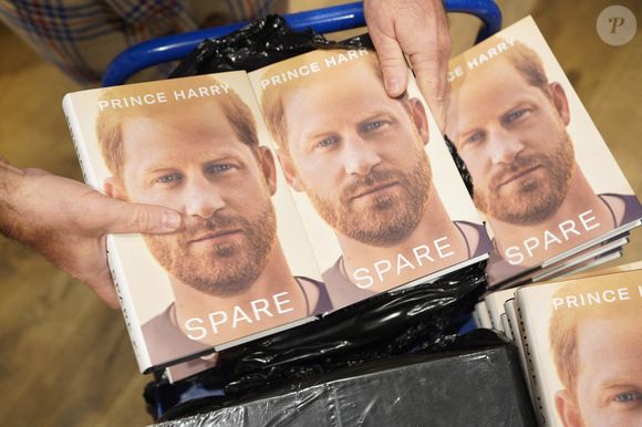 Exemplaires de la nouvelle autobiographie du duc de Sussex, intitulée "Spare", chez Waterstones Piccadilly, à Londres. 10/01/2023  © James Manning/PA Wire.