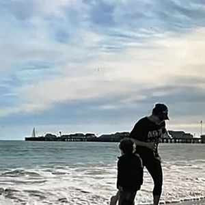 Le prince Harry, duc de Sussex et Meghan Markle, duchesse de Sussex, dévoilent des photos et des vidéos inédites de leur fils Archie dans "Harry & Meghan" (Netflix). Le 15 décembre 2022.